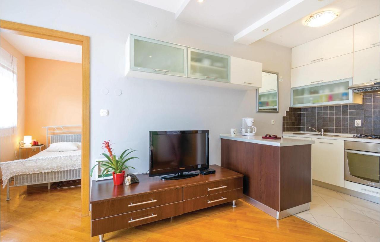 1 Bedroom Amazing Apartment In רייקה מראה חיצוני תמונה